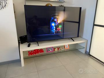 Mobile Tv con parete mensole