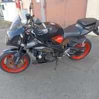 Aprilia  RSV tuono r 1000