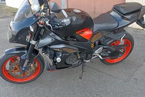 Aprilia  RSV tuono r 1000