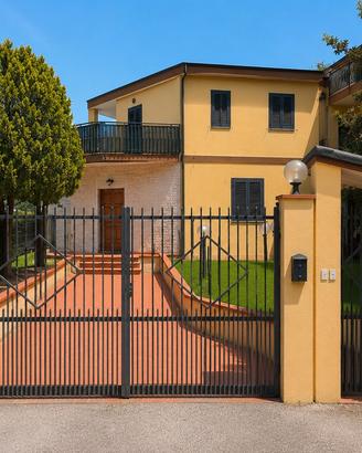 Villa indipendente con giardino privato