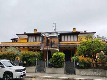 Appartamento di 125 m² con 4 locali e box auto dop