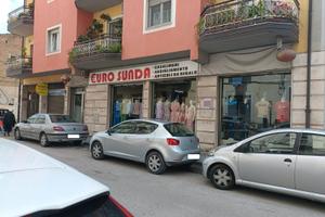 Centro città locale commerciale ristrutturato