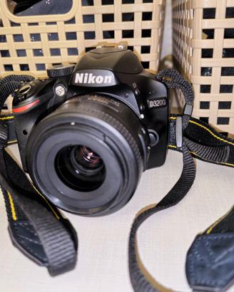 Macchina fotografica Nikon D3200 + 2 obbiettivi