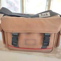 Borsa fotografica vintage vissuta.