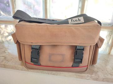 Borsa fotografica vintage vissuta.