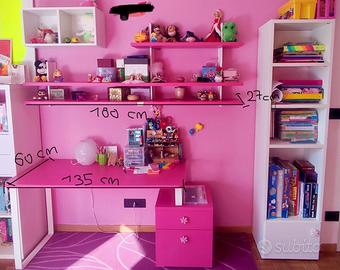 Scrivania e libreria