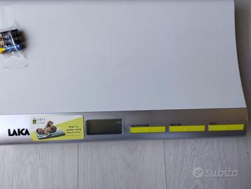 Bilancia pesa neonati