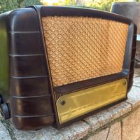 Radio antica a valvole ERRES