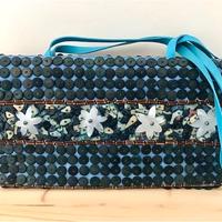 Borsa con fiori in madreperla e legno