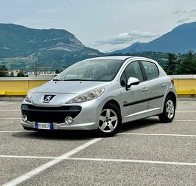 Peugeot 207 1.4 VTi 95CV 5p. Active XS Neopatentat