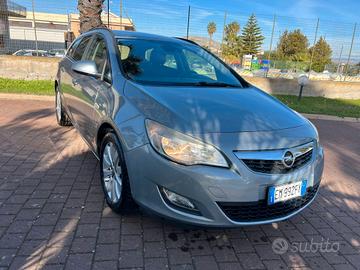 Opel Astra 1.7 CDTI 110CV Sports Tourer Cosmo Flee