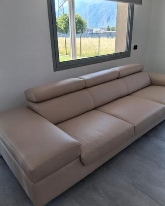 Divano nuovo in pelle