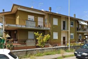 Appartamento di 159 m² con più di 5 locali e box a