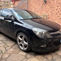 Astra 1.9 GtC 150 cv cosmo coupe