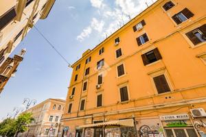 3 LOCALI A ROMA