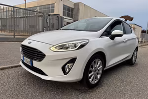 Ford Fiesta 1.1 benzina idonea ai neopatentati