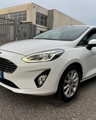 Ford Fiesta 1.1 benzina idonea ai neopatentati