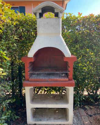 Barbecue in cemento da esterno