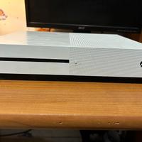 Xbox one s  (leggere descrizione)