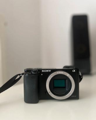 Sony Alpha a6000 – Solo Corpo – 6081 scatti – Otti