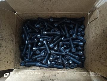 1400 bulloni M8 x 30 P 1.0 cilindrico esagono inc