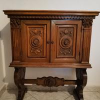 Piccola credenza antica anni 70
