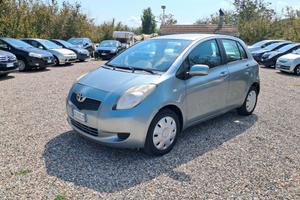 Toyota Yaris 1.0 5 porte