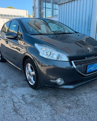 Peugeot 208 1.4 HDi x neopatentati 2012