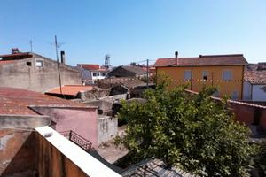 Via Atzeni - Pentavano bilivelli con cortile