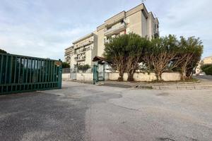 4 LOCALI A POZZUOLI