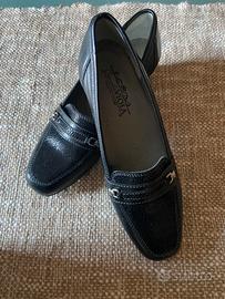 Comode Viola scarpe nr 35 vera pelle