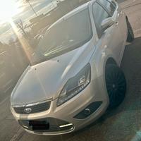 Ford focus 1.6 cc benzina gpl