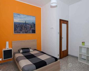 Stanza in appartamento di 104 m² a Bologna