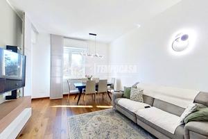 AMPIO BILOCALE FINEMENTE RISTRUTTURATO CON BOX