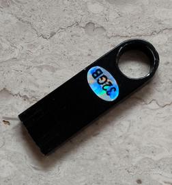 Chiavetta USB 2.0 32 gb.