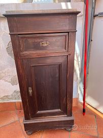 Antico mobiletto