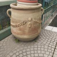 macina e giare antiche