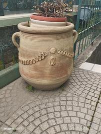 macina e giare antiche