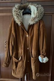 MONTONE SCAMOSCIATO DA DONNA CON CAPPUCCIO