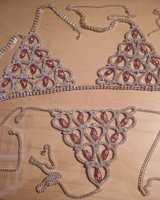 Completo due pezzi a catenina e perline