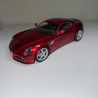 Modellino Alfa Romeo 8C Competizione 1:18