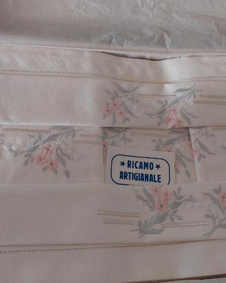 Set di lenzuola e federe nuove Tela della nonna
