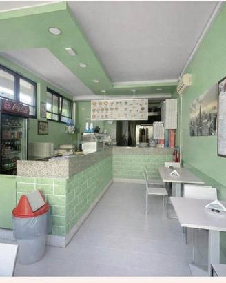 Attività / Licenza di 160 m² con 4 locali a Lisson