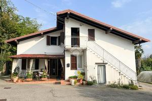 CASA SEMINDIPENDENTE A VARESE