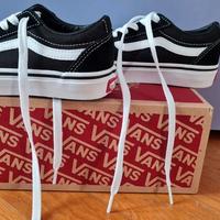 scarpe vans nere e bianche  n.30