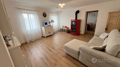 Casa di testa ristrutturata - Frazione di Lusiana