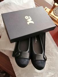 Décolleté blu, mai indossate. 