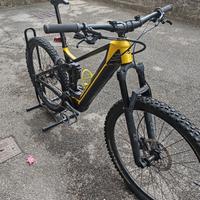 Emtb Full Merida in carbonio