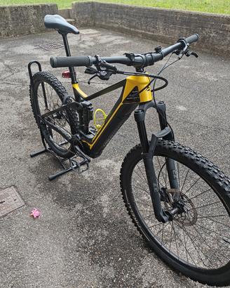 Emtb Full Merida in carbonio