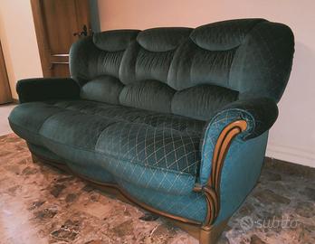Set divano vintage anni 80 con due poltrone.